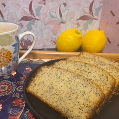 A picture of Lemon Poppy Seed Lemon Cake.