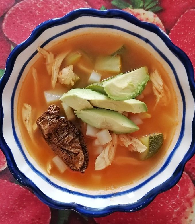 Una foto de Caldo tlalpeño 🤩