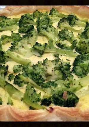 A picture of AMIEs Cauliflower & Broccoli Quiche.