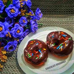 A picture of Chocolate doughnut.