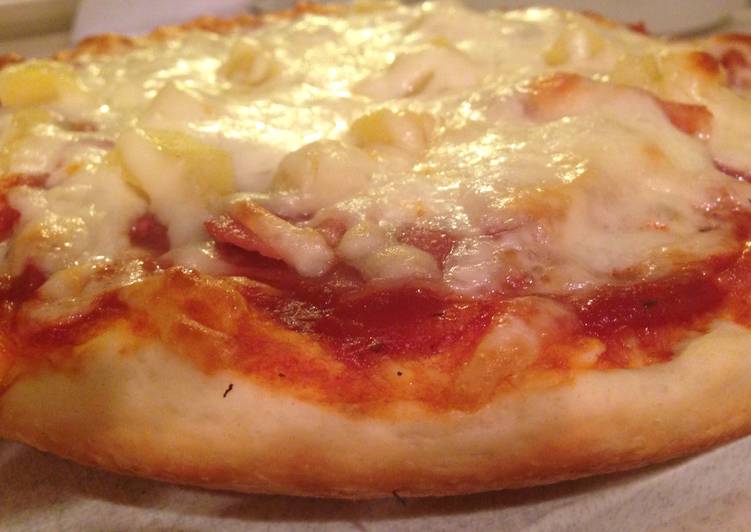 Recipe of Hawaiian Pan Pizza