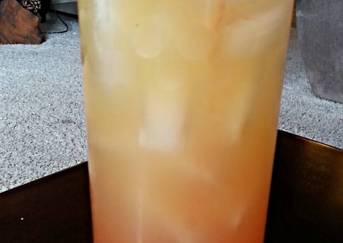 Pineapple upside down cake drink