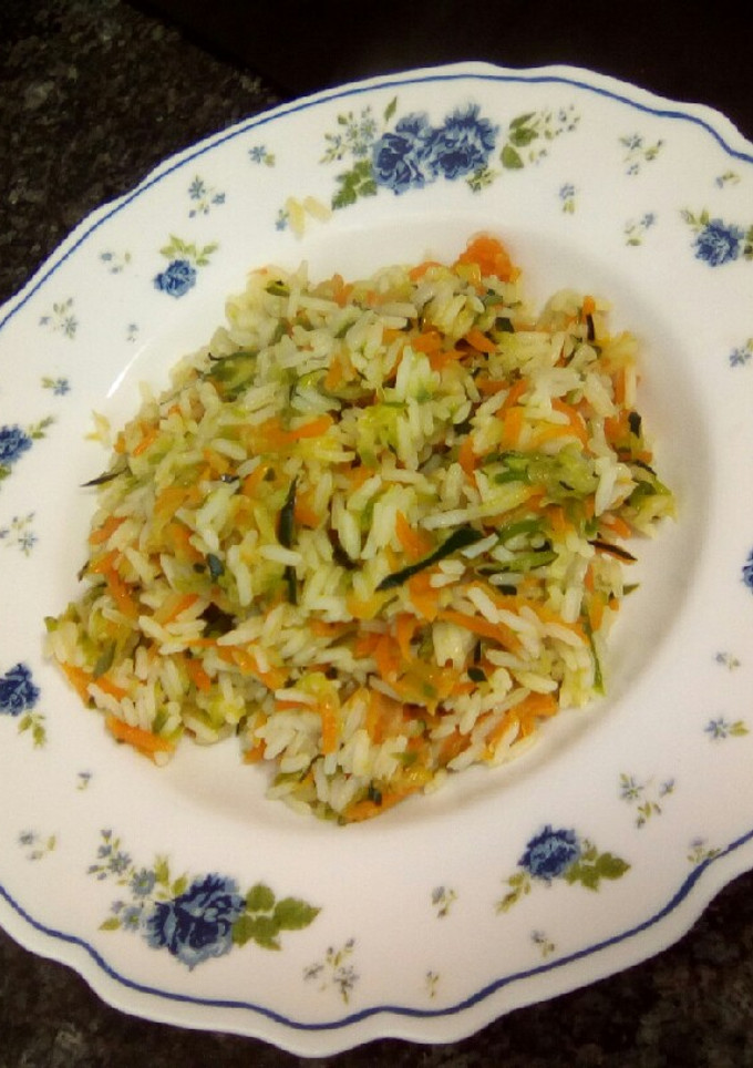Una foto de Arroz a los 3 vegetales