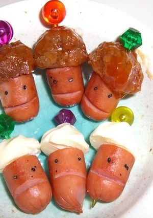 A picture of Character Bento Acorn Boys with Wiener Sausages.