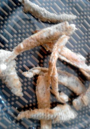 A picture of Crispy Fried Bluegill Skins.