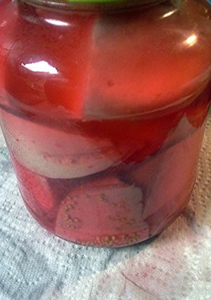 A picture of pickled bologna.