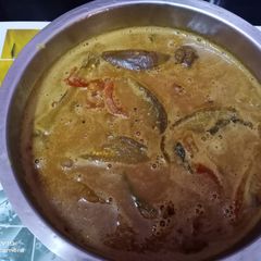 A picture of காராமணி கத்திரிக்காய் காரக்குழம்பு (Kaaraamani kathirikkaai kaarakulambu recipe in tamil).