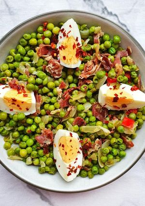 Una foto de Guisantes con jamón. Fácil, rápido y muy nutritivo
