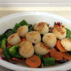 A picture of Grilled Scallops and Sweet Pepper.