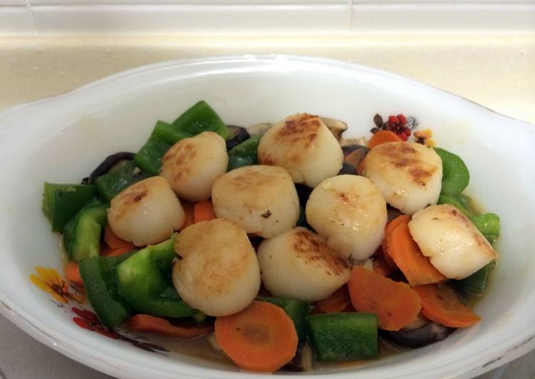 Steps to Prepare Any-night-of-the-week Grilled Scallops and Sweet Pepper