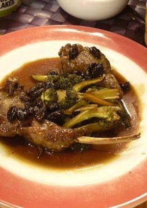 A picture of Sweet-Salty Stewed Lamb with Raisins.