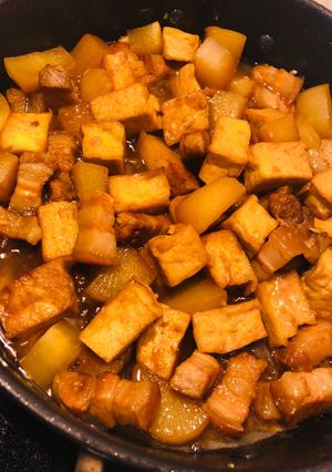 Hình của món Thịt ba chỉ kho củ cải, đậu hũ.
