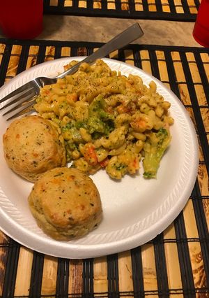 A picture of One pot Shrimp and broccoli mac and cheese.