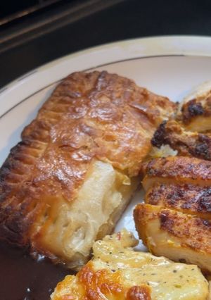 A picture of Cheese & Onion Pastry.