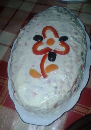 A picture of Olivier Salad.