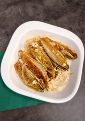 Une photo de °Endives braisées à la crème et au curry°