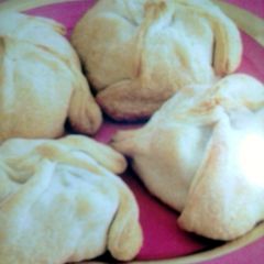 A picture of Creamy Chicken Purses.