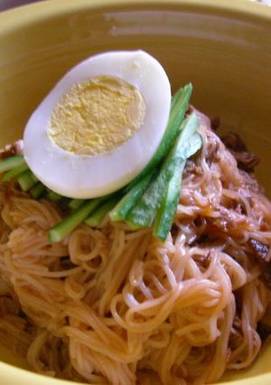 A picture of Bibim Naengmyeon.