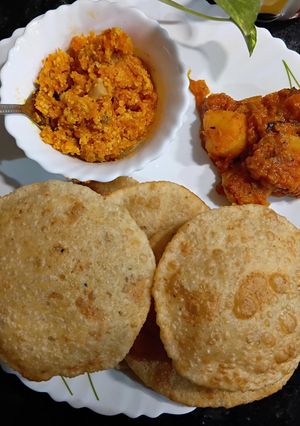 A picture of Radhavallabhi (Bengali Urad dal Stuffed Puri).