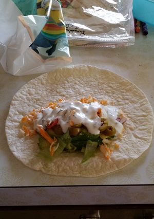 A picture of Avacado veggie wraps!.