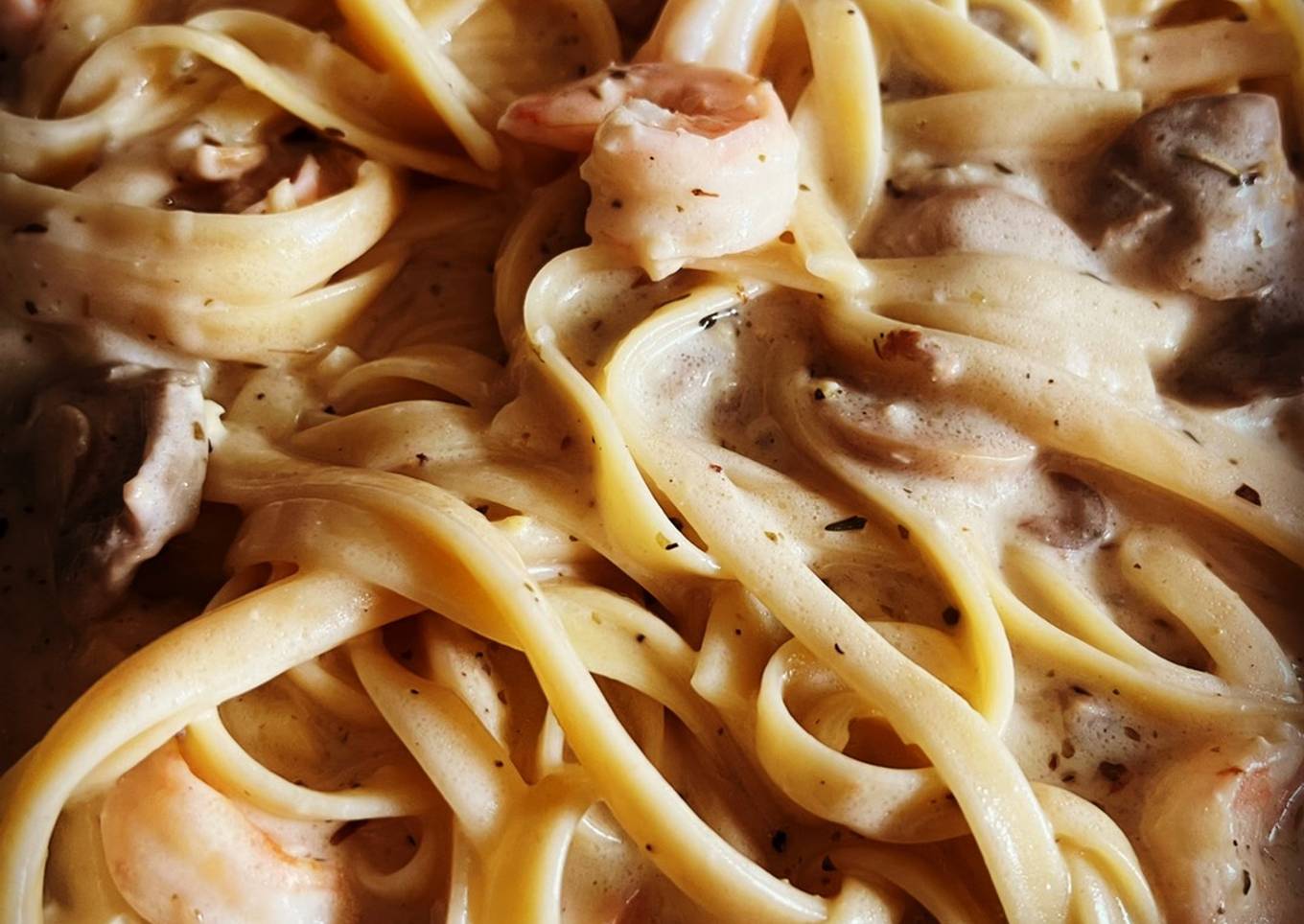 Creamy Shrimp and Mushroom Fettuccine