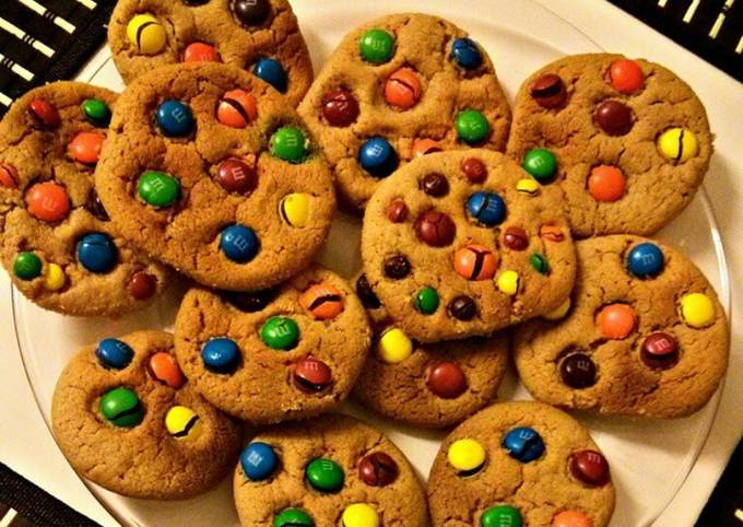 Easy M&M Peanut Butter Cookies