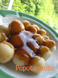 A picture of Mitarashi (Sweet Soy Sauce) Syrup for Dango Dumplings.