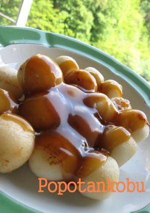 A picture of Mitarashi (Sweet Soy Sauce) Syrup for Dango Dumplings.