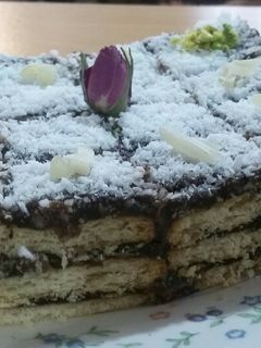 عکسی از دستور کیک یخچالی کاکائویی