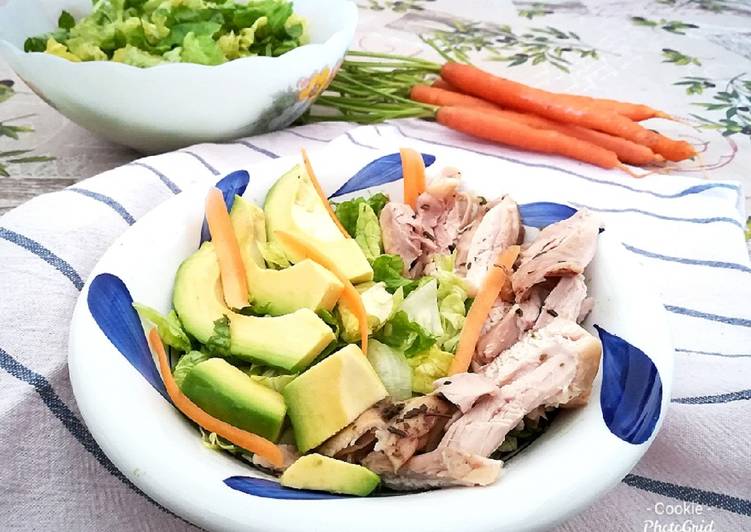 Insalata pollo e avocado