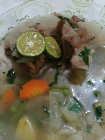 Langkah Gampang Membikin Resep Sop Sayuran dengan Tulang Sapi yang Enak Banget Anti Ribet, Uenak Banget