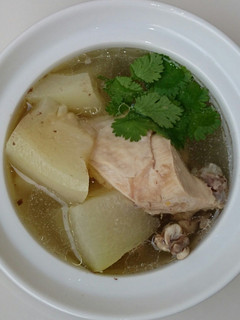 A picture of Winter Melon Chicken Soup.