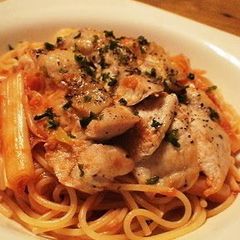 A picture of Leek and Chicken Tomato Pasta.