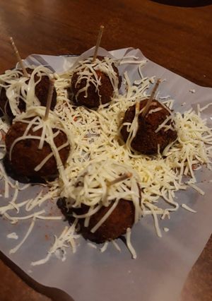 A picture of Chesse balls.