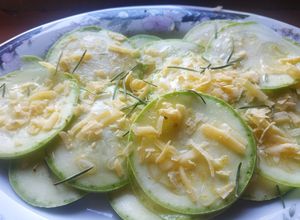 Una foto de Carpaccio de Zucchinis