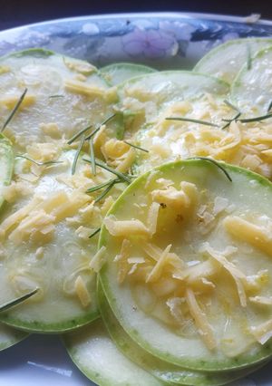 Una foto de Carpaccio de Zucchinis