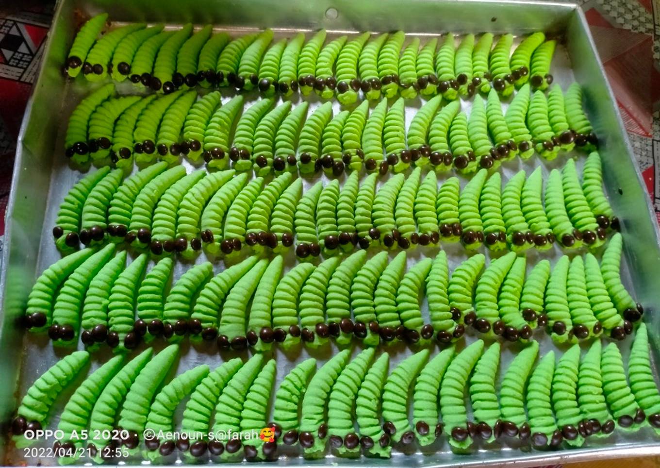 Kue kering ulat ijo