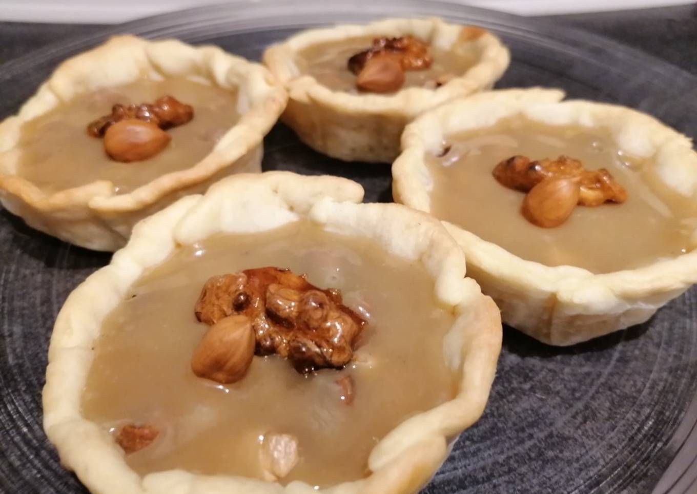 Tartelettes au caramel noix noisettes