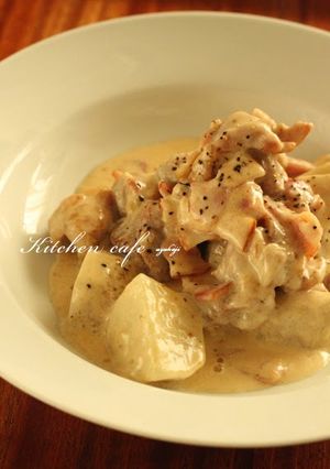 A picture of Satoimo (Taro Root) and Chicken in Cream Sauce.