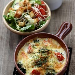 A picture of Doria (Rice Gratin) with Curry Pilaf and White Sauce.