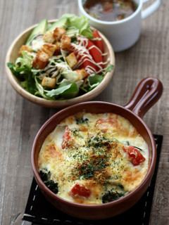 A picture of Doria (Rice Gratin) with Curry Pilaf and White Sauce.