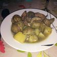 Patatas con alcachofas e higaditos de pollo