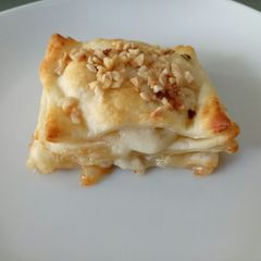 A picture of Mille Foglie Pear And Gorgonzola.