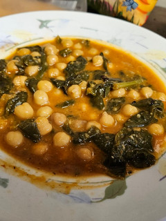 Una foto de Espinacas con garbanzos 🍲