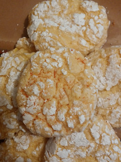 A picture of Juicy's Kickin Lemon Drop Cookies.