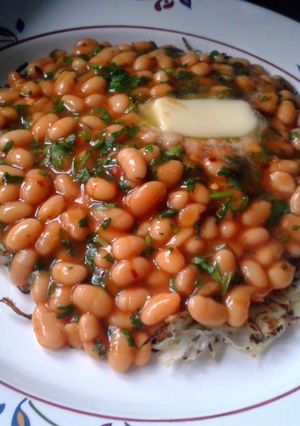 A picture of Rösti and Beans.