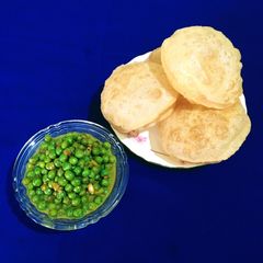 A picture of Luchi / Puri.