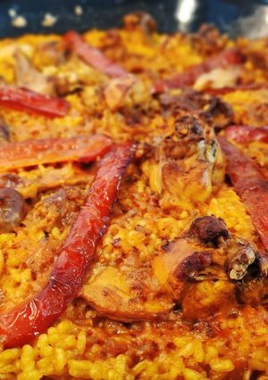 Una foto de Paella de conejo al horno