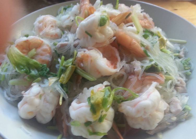 Yum khung or thai shrimp salad