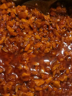 A picture of Gajar haldi ka achar.